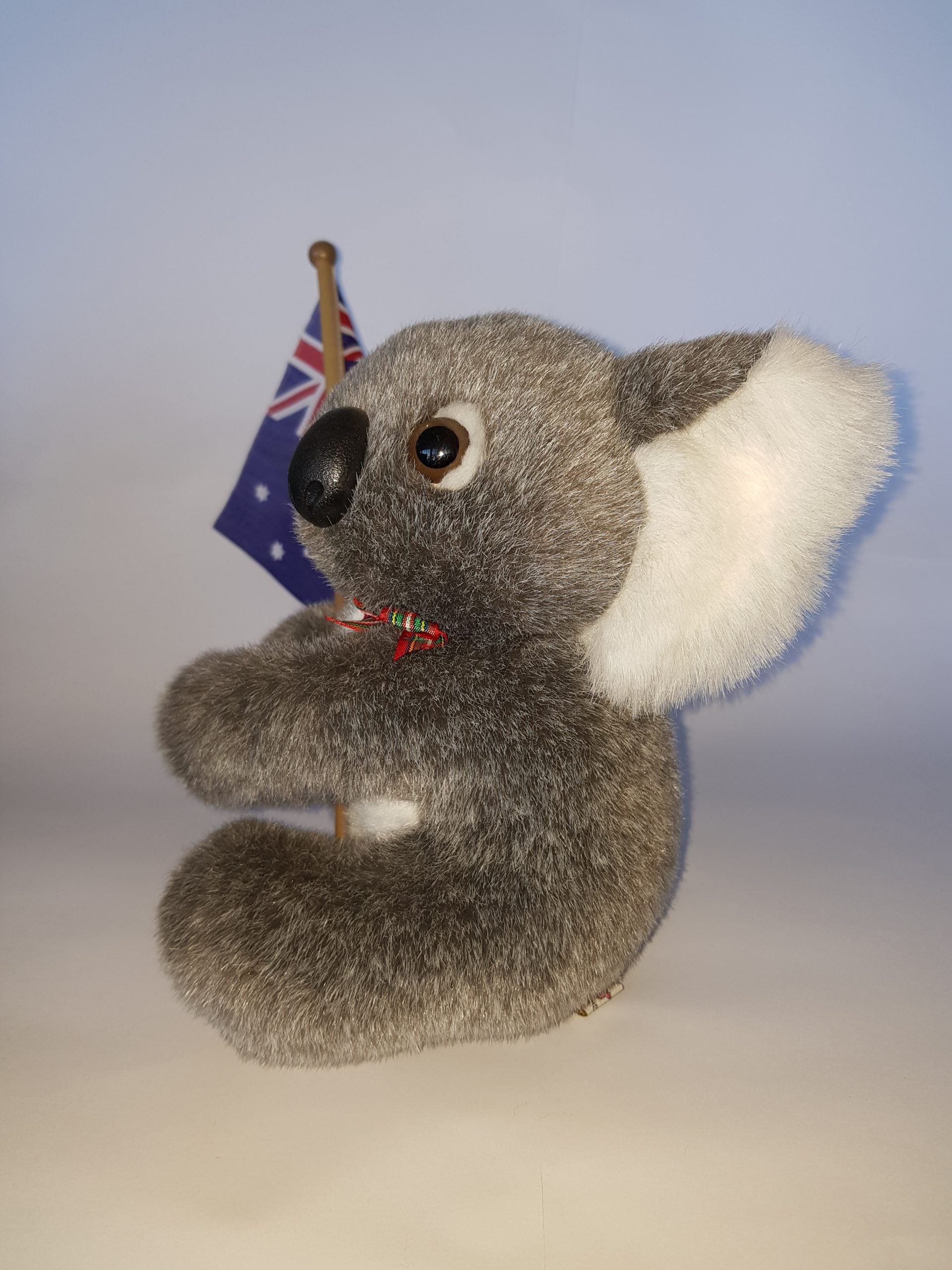 142 Koala 8″ flag