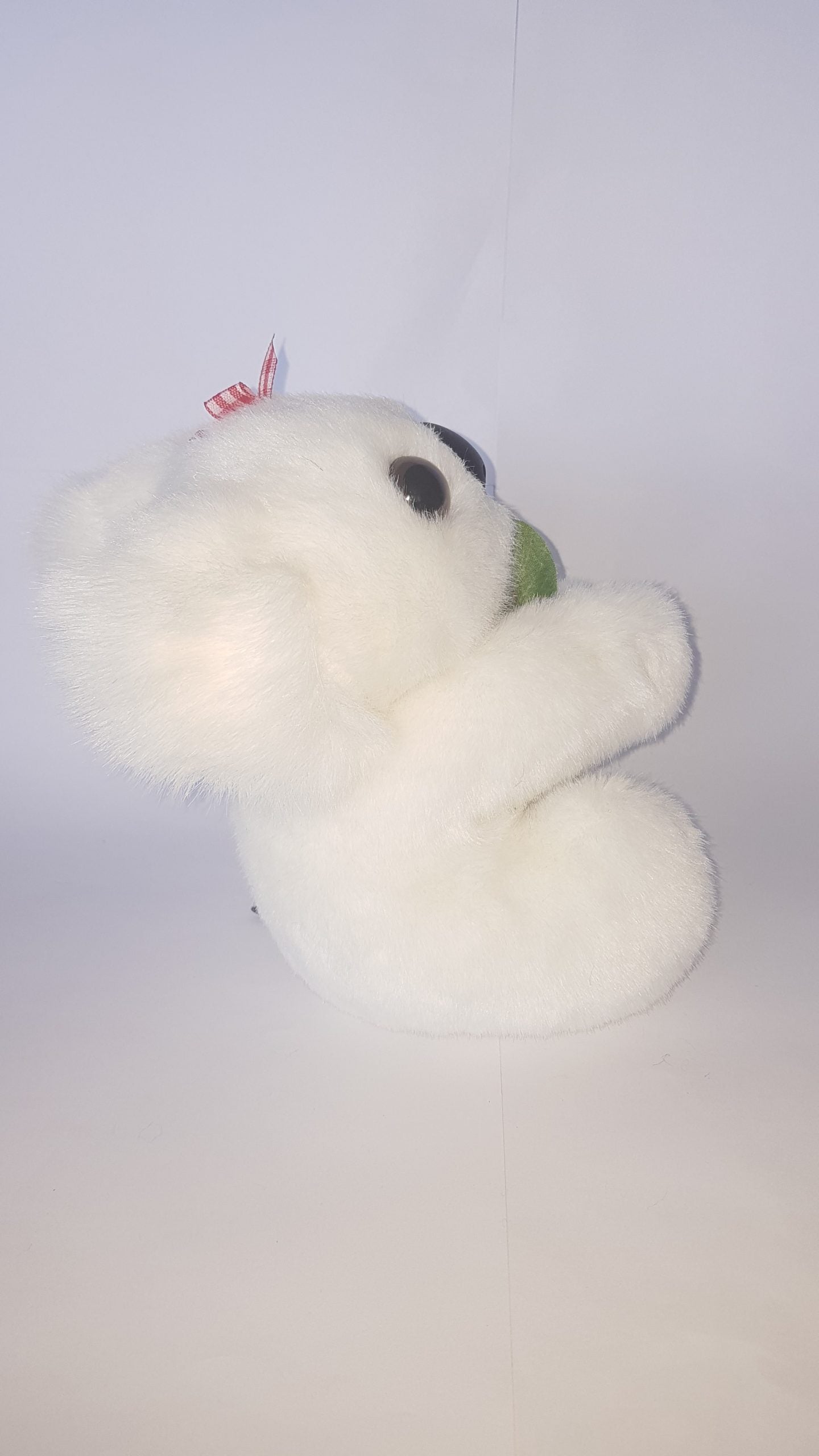 174 White Koala 8″ with gum leaf