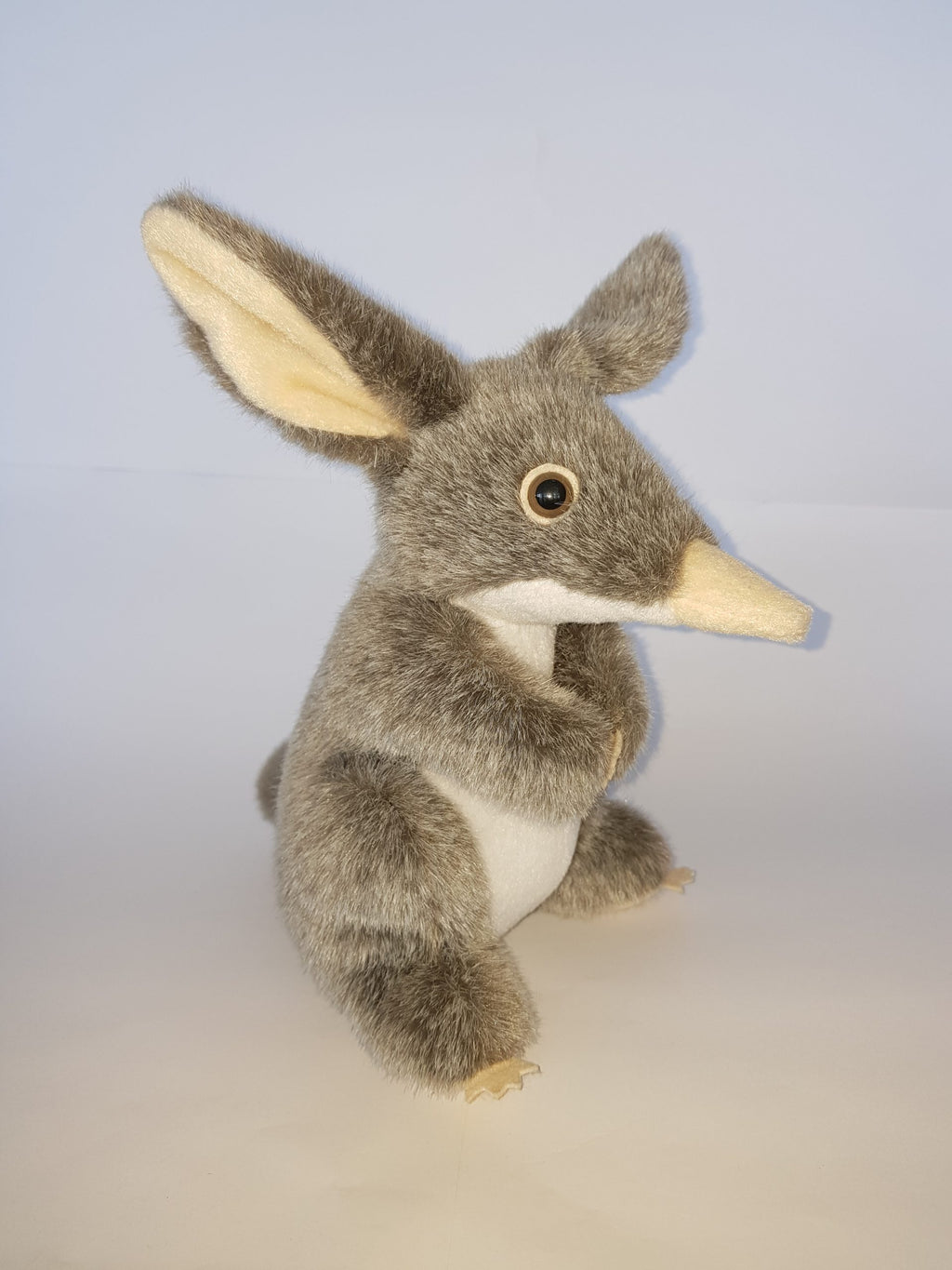 33-2010 BILBY SITTING 10"